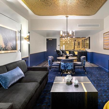 Circa Resort & Casino - Adults Only Лас Вегас Екстериор снимка